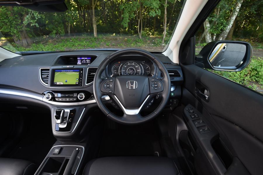 Торпедо Honda CR-V Black Edition 2016 года  (UK) (фото 7 из 7)
